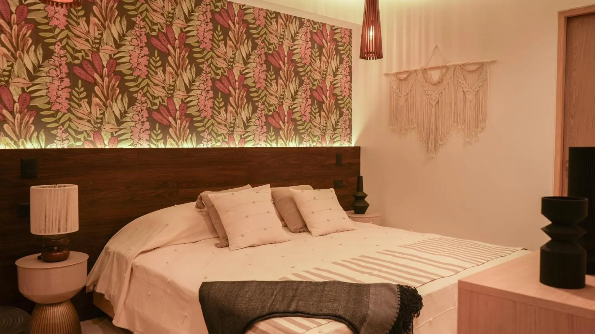 Macondo Quinta Avenida Residences プレヤデルカーメン 4*,