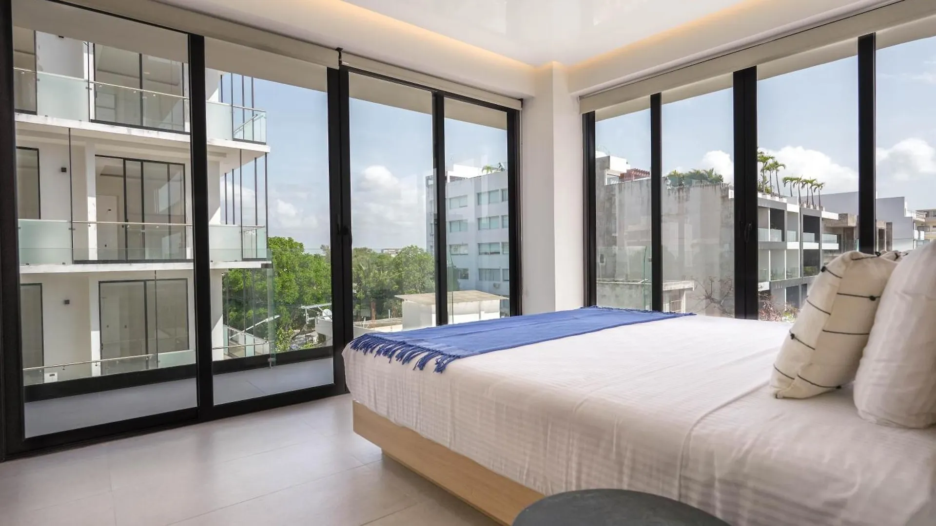 Macondo Quinta Avenida Residences プレヤデルカーメン 4*,