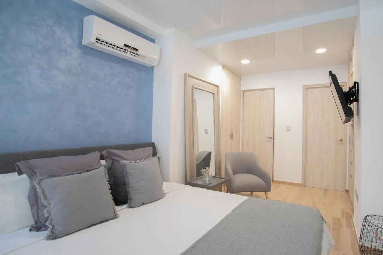 Macondo 5th Av Playa del Carmen 4*,