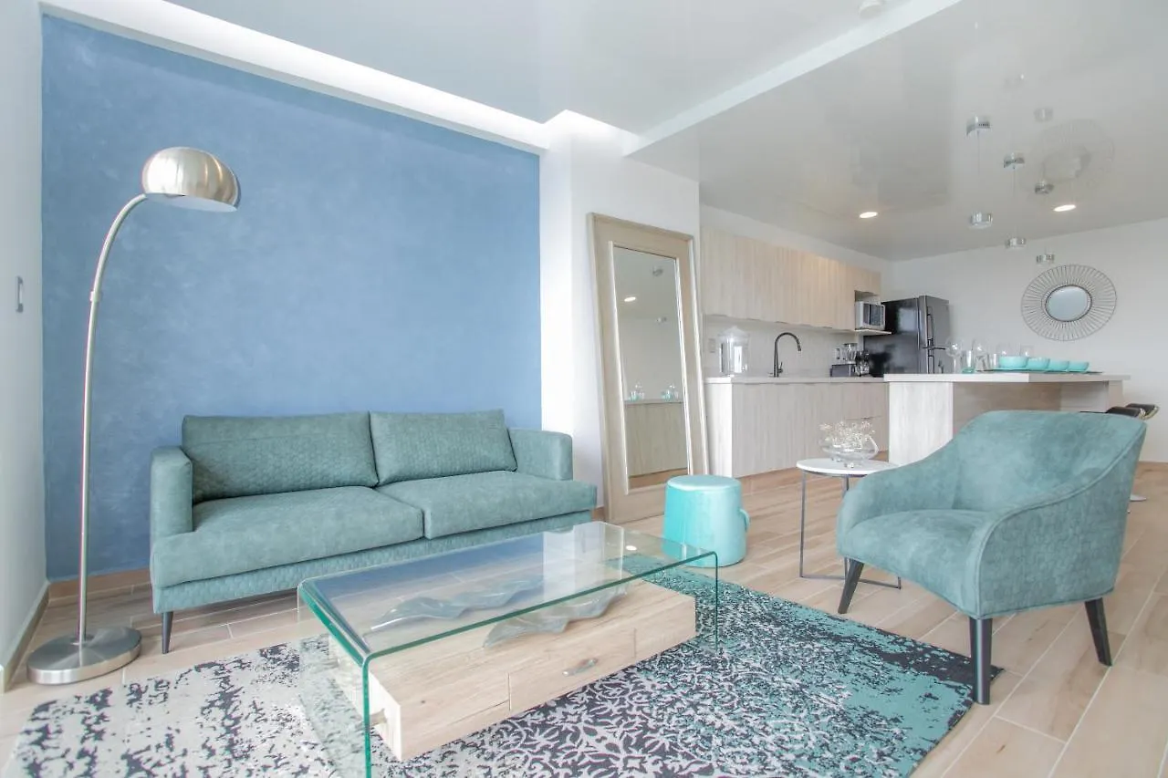 Macondo 5th Av Playa del Carmen 4*,