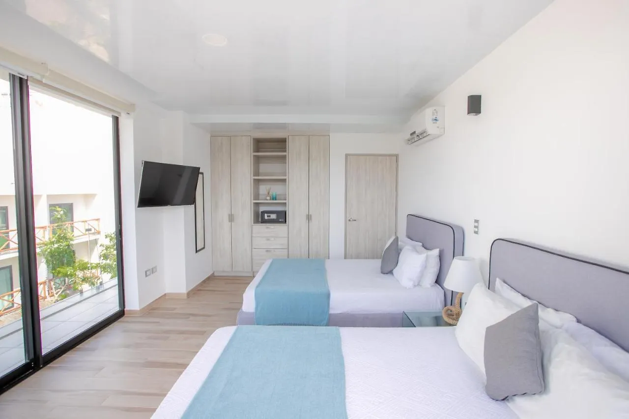 Macondo 5th Av Playa del Carmen 4*,